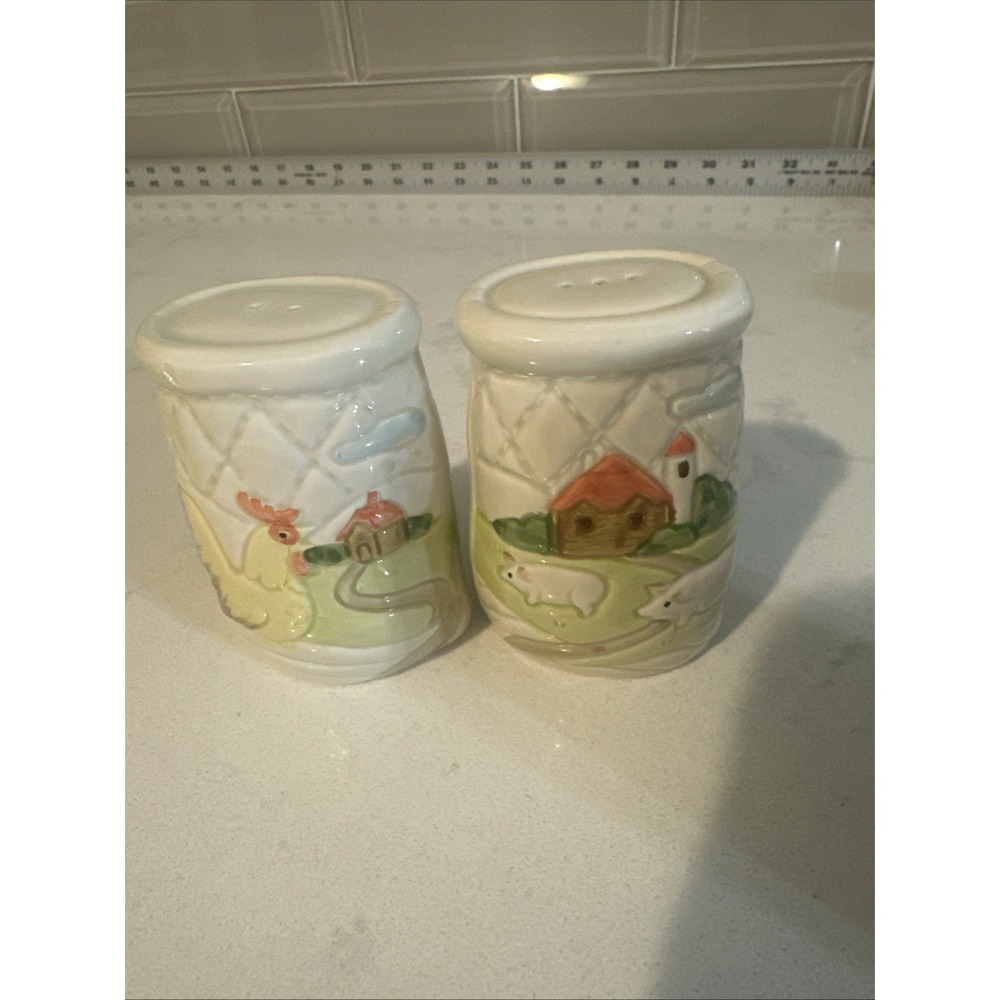 OTAGIRI Japan Vintage 1982 Salt and Pepper‎ Shaker Set County Fair Rooster Pig